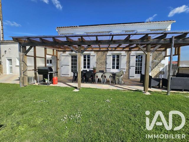 Maison vente à Saintes, Corme-ecluse