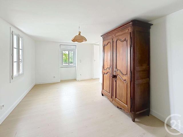 Maison vente à Château-Gontier, Cosmes