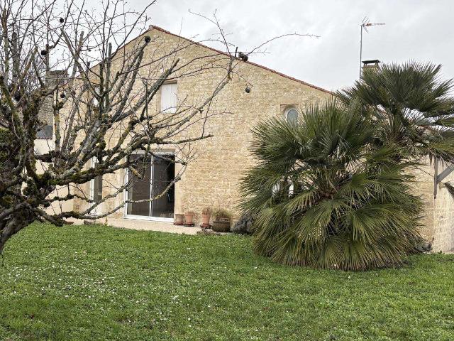 Maison vente à Fontenay-le-Comte, Fontenay-le-comte