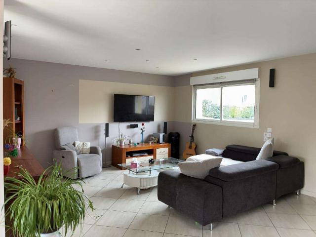 Maison vente à Laval, Forcé