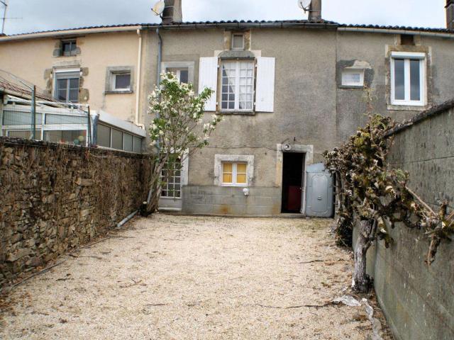 Maison vente à Fontenay-le-Comte, La Châtaigneraie