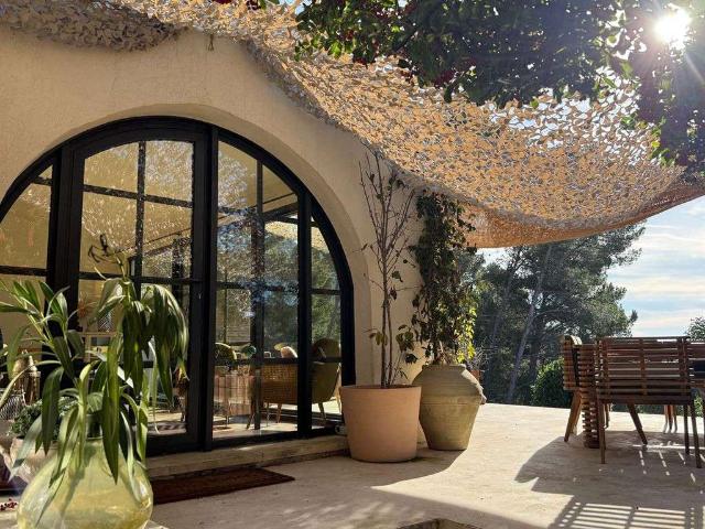 Maison vente à Arles, Les Baux-de-provence