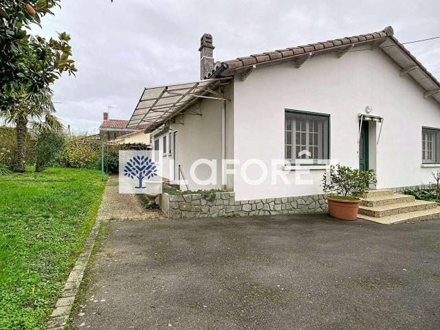 Maison vente à Fontenay-le-Comte, Loge-fougereuse