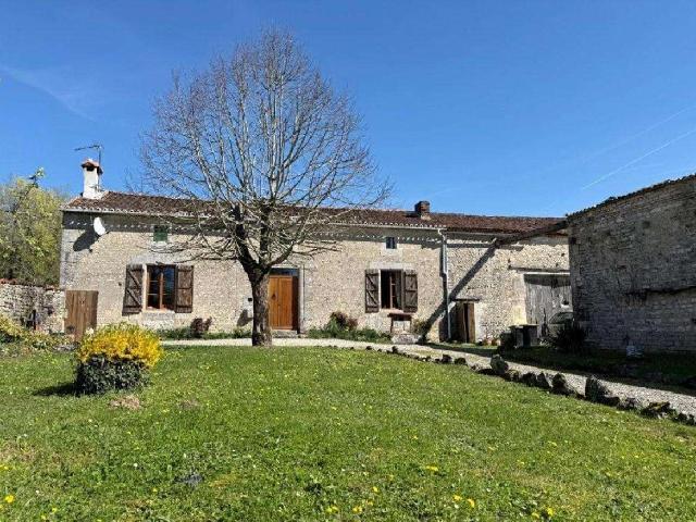 Maison vente à Confolens, Mansle