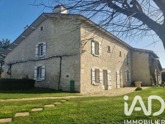 Maison vente à Niort, Mellé