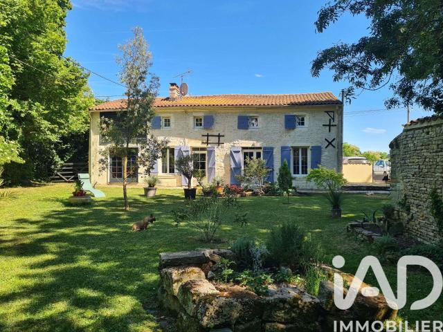 Maison vente à Saint-Jean-d'Angély, Nantillé