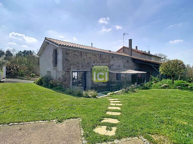 Maison vente à Bressuire, Saint-amand-sur-sèvre
