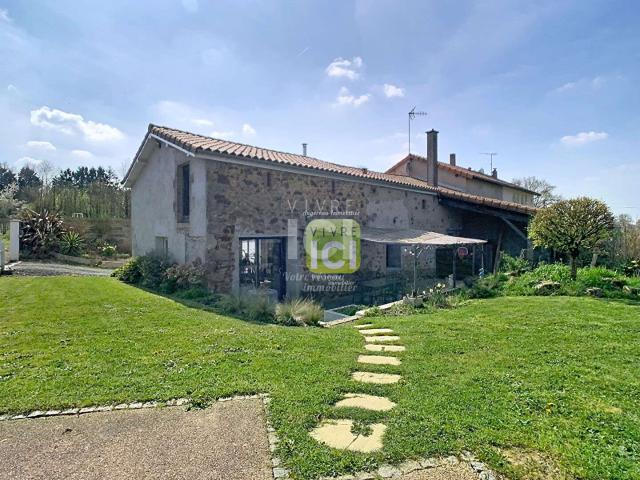 Maison vente à Bressuire, Saint-amand-sur-sèvre
