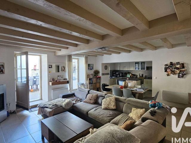 Maison vente à Saint-Jean-d'Angély, Taillebourg