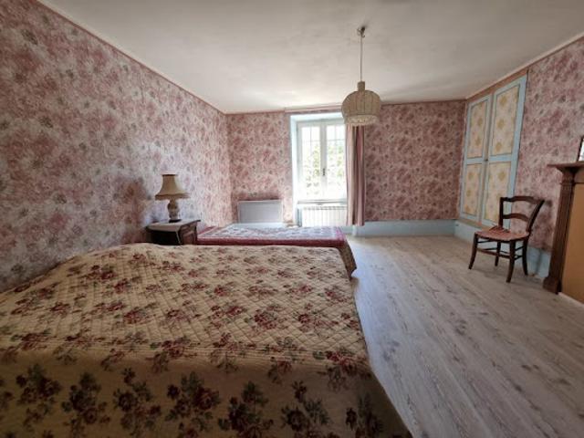 Maison vente à Saint-Étienne-de-Maurs, Cantal