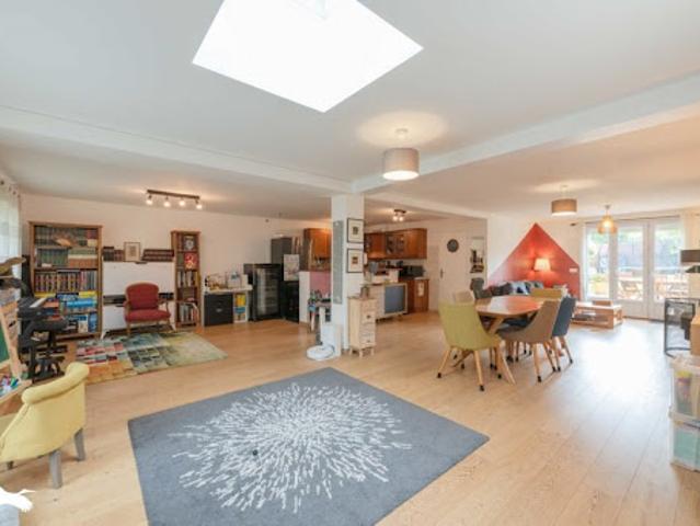 Maison vente à Pontoise, Mériel