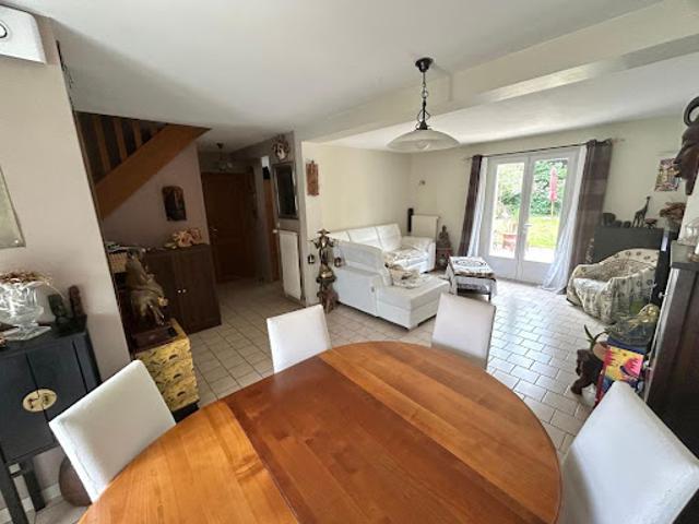 Maison vente à Pontoise, Mériel