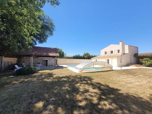Maison vente à Salignac-sur-charente, Le Buisson