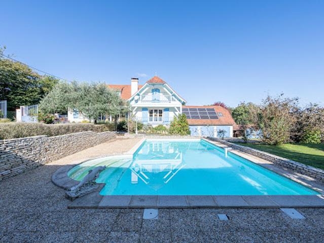 Maison vente à Pau, Buros