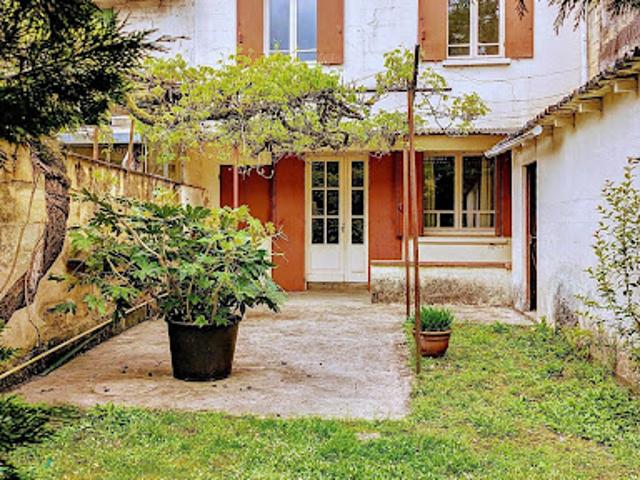 Maison vente à Castillon-la-bataille, Le Port