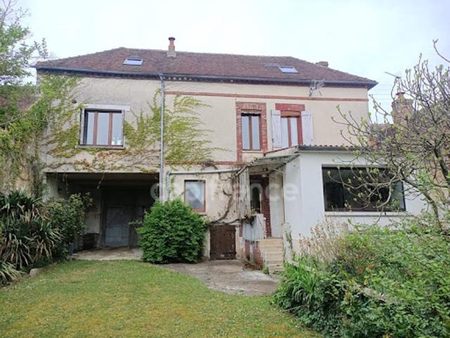 Maison vente à Sens, Voisines