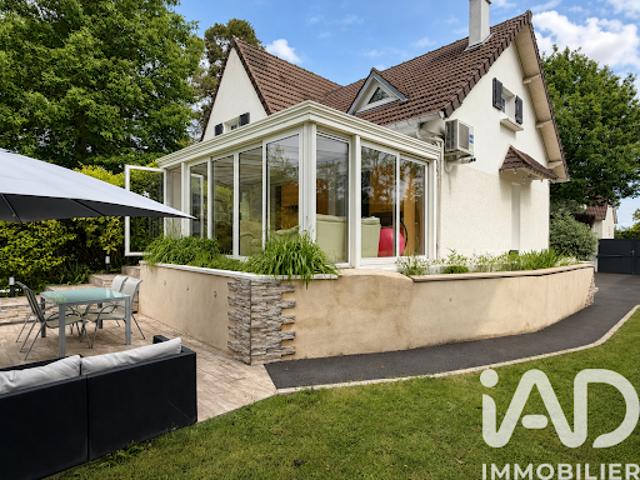 Maison vente à Versailles, Plaisir