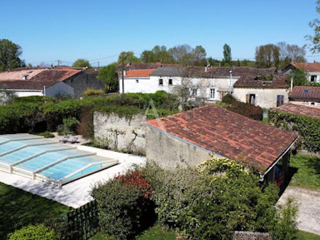 Maison vente à Saint-Jean-d'Angély, Saint-hilaire-de-villefranche