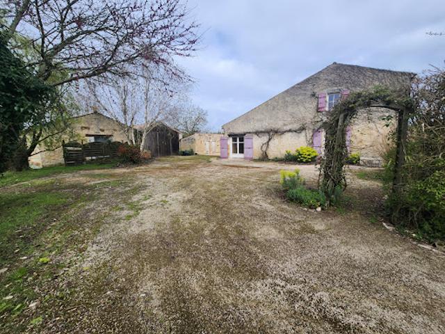 Maison vente à Fontenay-le-Comte, Sainte-gemme-la-plaine