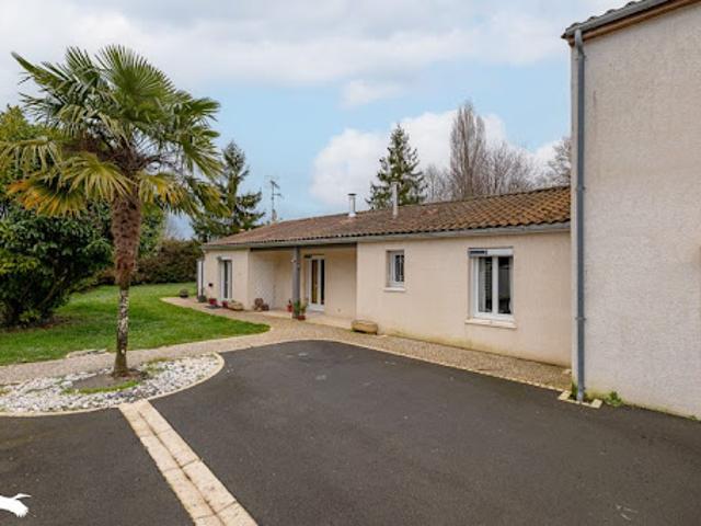 Maison vente à Saint-Jean-d'Angély, La Vergne