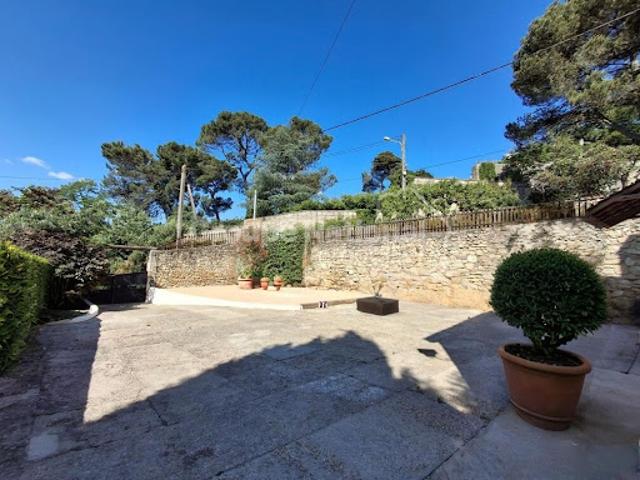 Maison vente à Nîmes, Montfrin