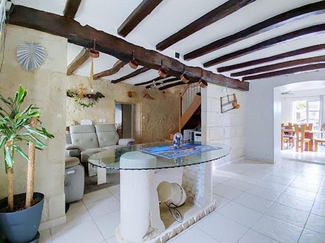 Maison vente à Saint-Cyr-en-Bourg, Bellevigne-les-Châteaux