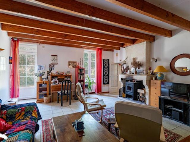 Maison vente à Saint-Jean-d'Angély, Les Nouillers