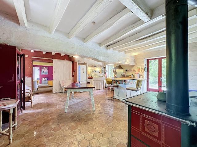 Maison vente à Sens, Voisines