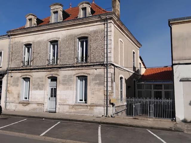 Maison vente à Angoulême, Chalais