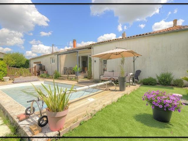 Maison vente à Saint-bonnet-sur-gironde, Charente-Maritime