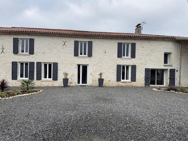 Maison vente à Saint-Jean-d'Angély, Les Touches-de-périgny