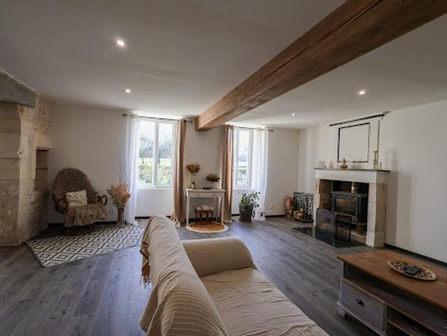 Maison vente à Saint-Jean-d'Angély, Saint-savinien