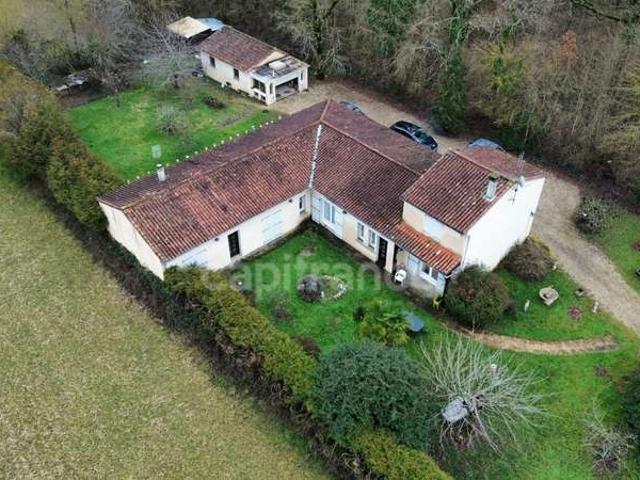 Maison vente à Confolens, Aigre