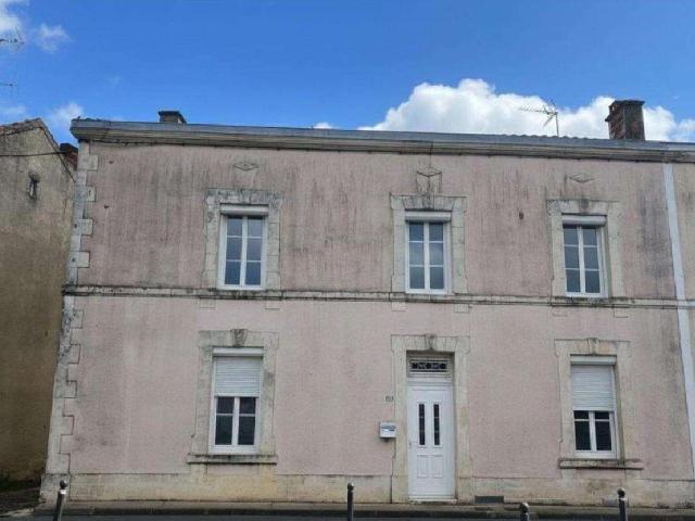 Maison vente à Confolens, Nouvelle-Aquitaine