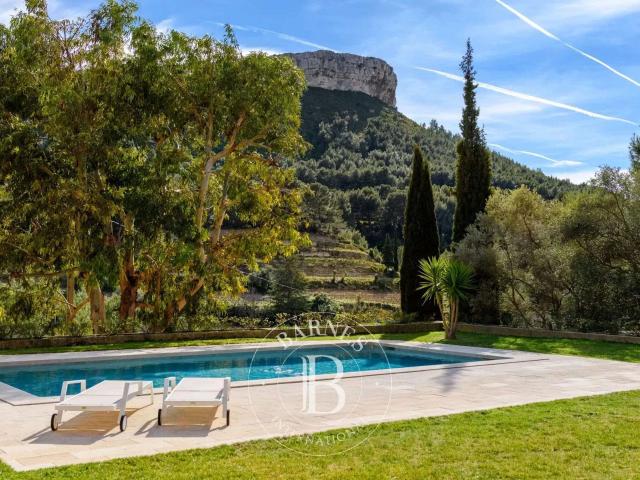 Maison vente à Marseille, Cassis