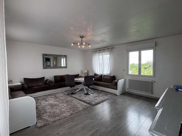 Maison vente à Laval, Changé