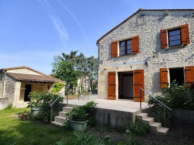 Maison vente à Cognac, Hiersac