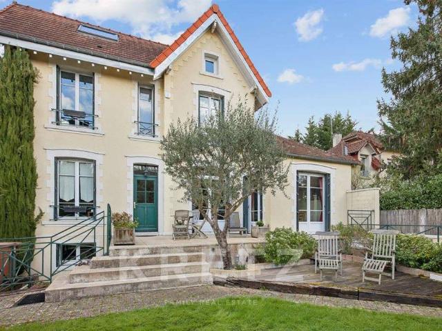 Maison vente à Versailles, La Celle-saint-cloud