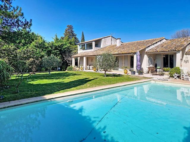 Maison vente à Nîmes, Les Angles