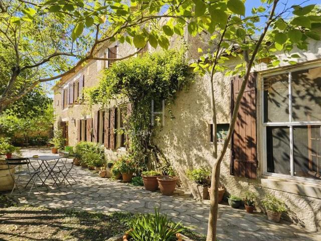 Maison vente à Arles, Mouriès