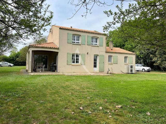 Maison vente à Fontenay-le-Comte, Petosse