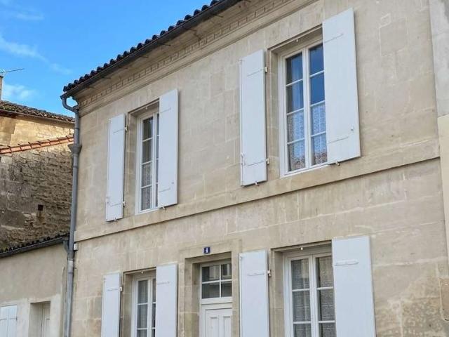 Maison vente à Cognac, Saint-même-les-carrières