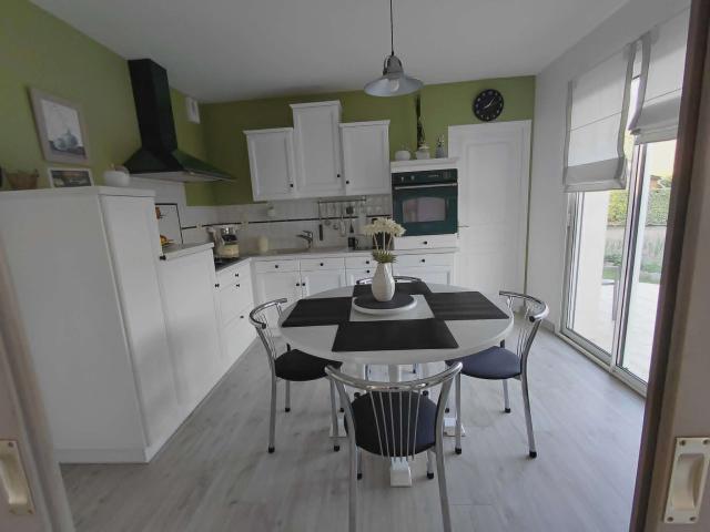 Maison vente à Laval, Saint-pierre-la-cour