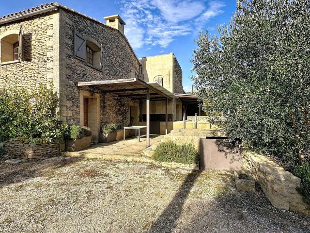 Maison vente à Nîmes, Vers-pont-du-gard