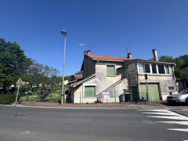 Maison vente à Confolens, Tessonnière