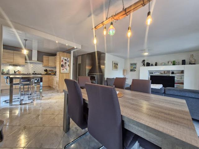 Maison vente à Annecy, Sales