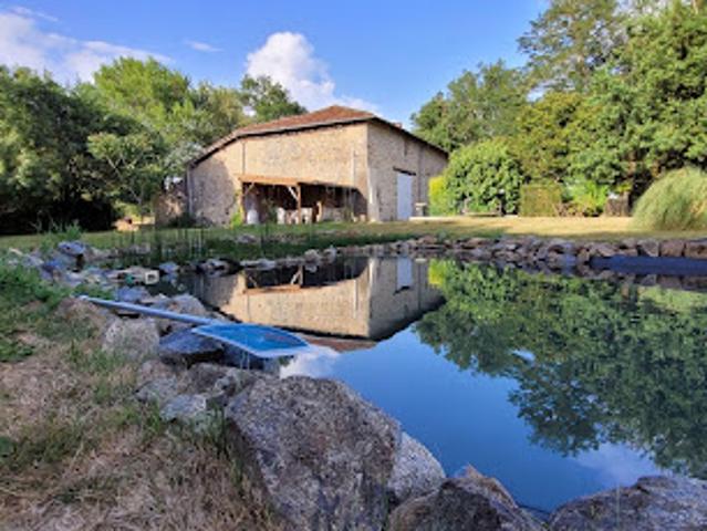 Maison vente à Confolens, Tessonnière