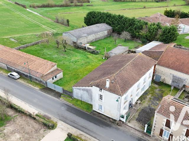 Maison vente à Confolens, Nouvelle-Aquitaine