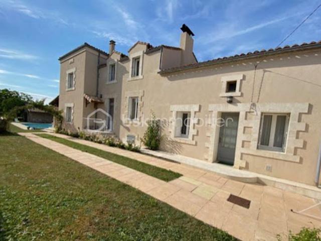 Maison vente à Confolens, Puyréaux