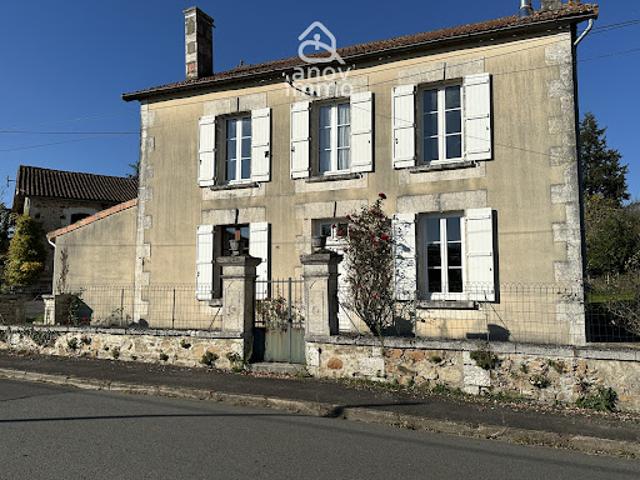 Maison vente à Confolens, Massignac
